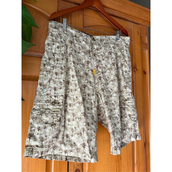 LRG  unique print of trees or branches Cargo Short SZ 34 - Picture 2 of 10